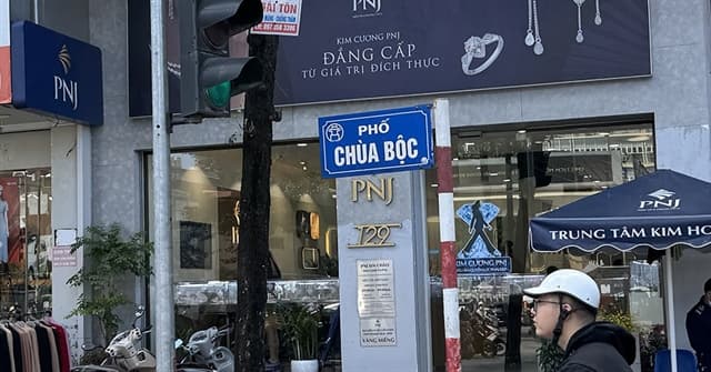 Treo biển cho thuê, nhà mặt phố thời trang Chùa Bộc vẫn hơn 1 tỷ đồng/m2